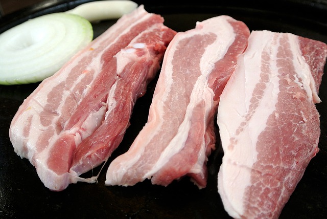 Svetové ceny bravčového mäsa sa po štyroch mesiacoch rastu zastabilizovali
